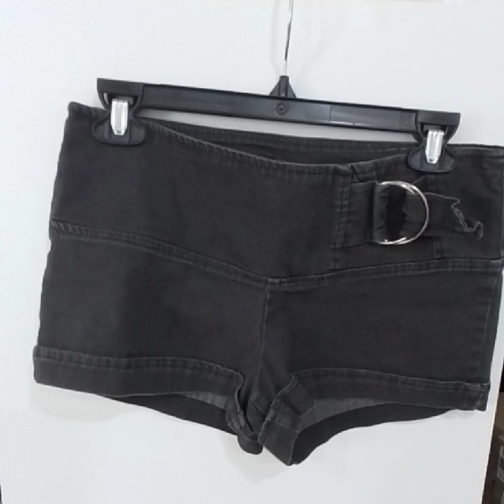 Lot of 4 Shorts Black and Gray Women's Shorts PRE-OWNED - Picture 7 of 11